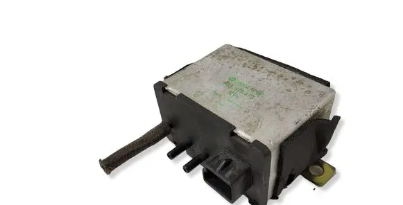 Audi 100 200 5000 C3 Vacuum valve 893919173