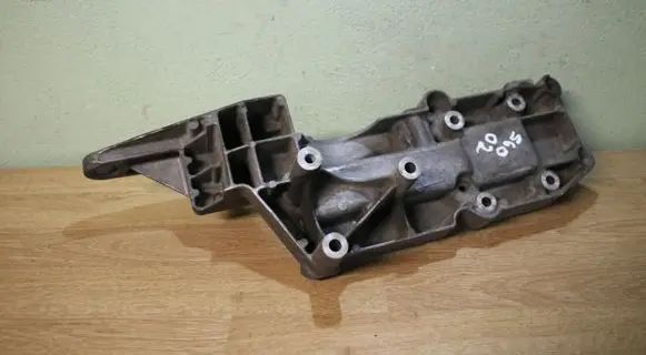 Volvo S60 Generator/alternator bracket 8642196