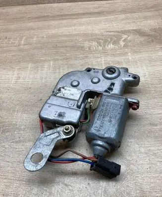 Volkswagen PASSAT B4 Sunroof motor/actuator 722686715 0130821812