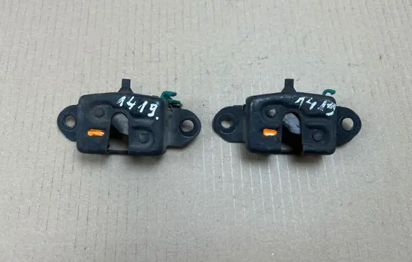 Nissan Navara D40 Tailgate lock latch 
