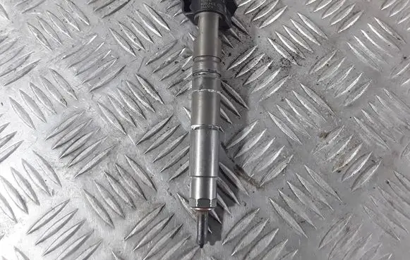 Mercedes-Benz S W222 Fuel injector A6420701187
