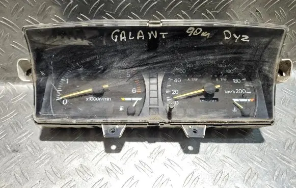 Mitsubishi Galant Speedometer (instrument cluster) MB521506 2578001172
