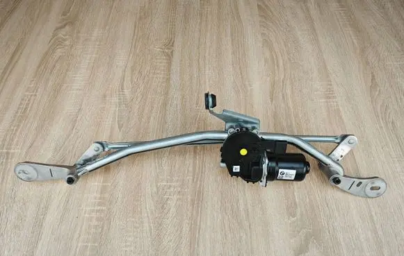 BMW 4 G22 G23 G24 G26 Front wiper linkage and motor 7427901