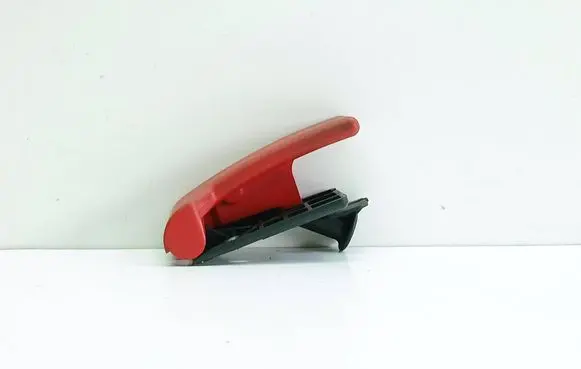 Engine bonnet (hood) release handle