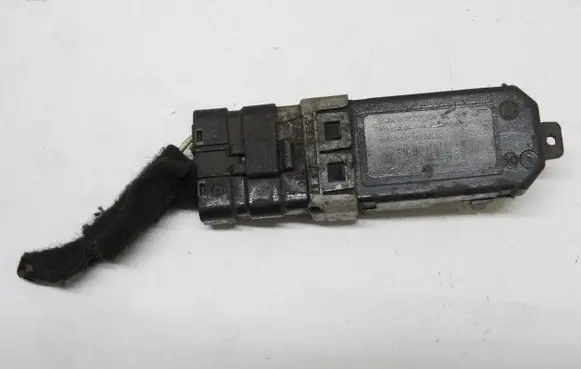 Peugeot 1007 Door control unit/module PIA200