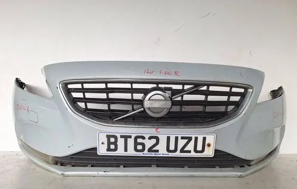 Volvo V40 Front bumper 31283732