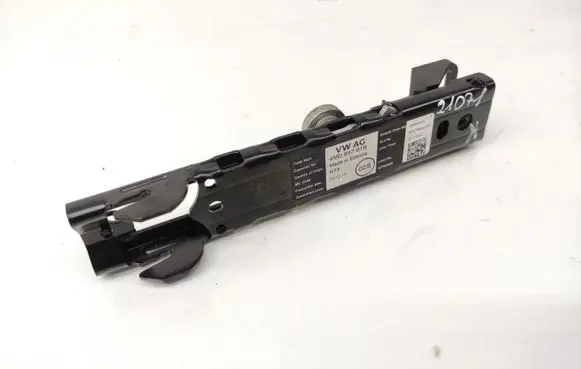 Volkswagen PASSAT B8 Seat belt adjustment rail 4M0857819