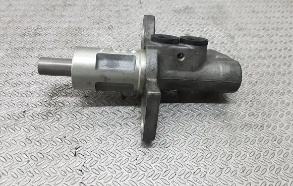 Audi A4 S4 B7 8E 8H Master brake cylinder
