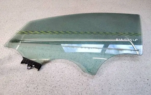 KIA Sportage Front door window/glass (coupe) 