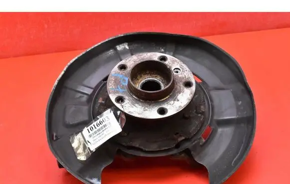 Front wheel hub spindle knuckle