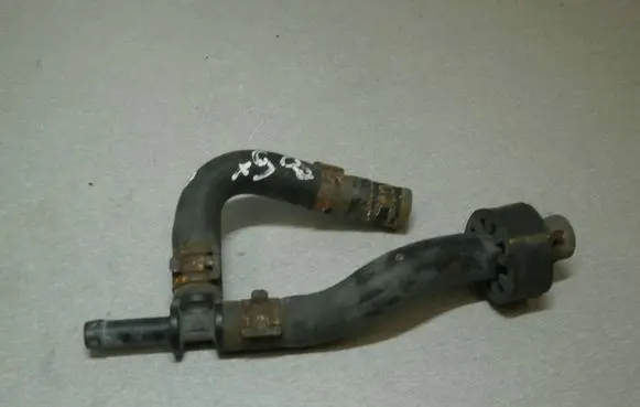 Volkswagen PASSAT B5.5 Engine coolant pipe/hose