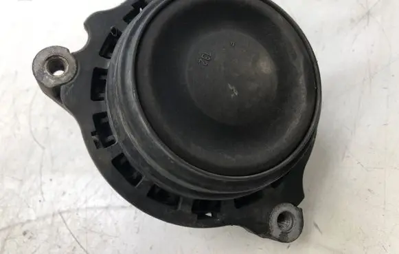 BMW 1 F20 F21 Engine mount bracket 678765804