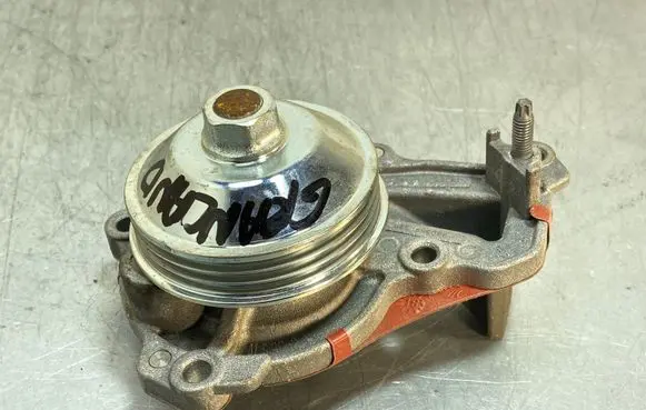 Opel Grandland X Water pump 9803094380