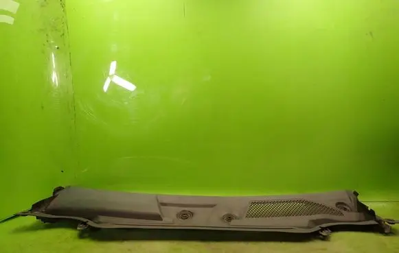 Infiniti Q30 Wiper trim A1768300013