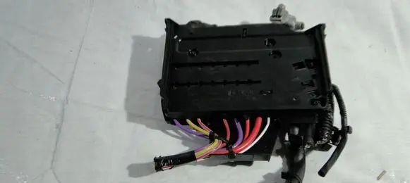 Ford Focus Fuse box set AV6T14067BC
