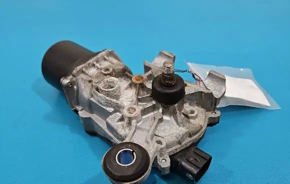 Nissan X-Trail T32 Wiper motor IMPRK1569263