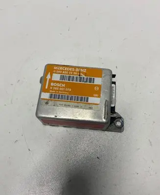 Mercedes-Benz E W124 Airbag control unit/module 0008207226 0285001078