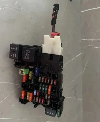 Volkswagen T-Roc Fuse module 5Q0937615C