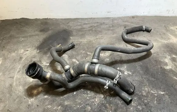 Volvo XC90 Engine coolant pipe/hose 31368403