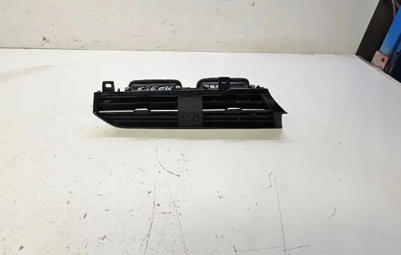 Audi Q3 F3 Dash center air vent grill 83B820903