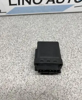 BMW 5 E39 Glow plug pre-heat relay 2246919