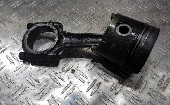 Peugeot Expert Piston with connecting rod