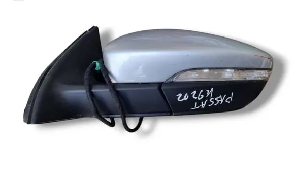 Volkswagen PASSAT B7 Front door electric wing mirror 3C0857933A