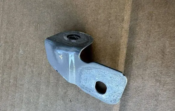 Audi A4 S4 B9 8W Fender mounting bracket 8W0821469