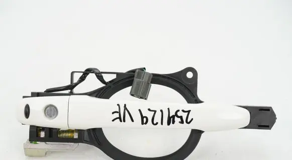Mitsubishi Outlander Front door exterior handle 