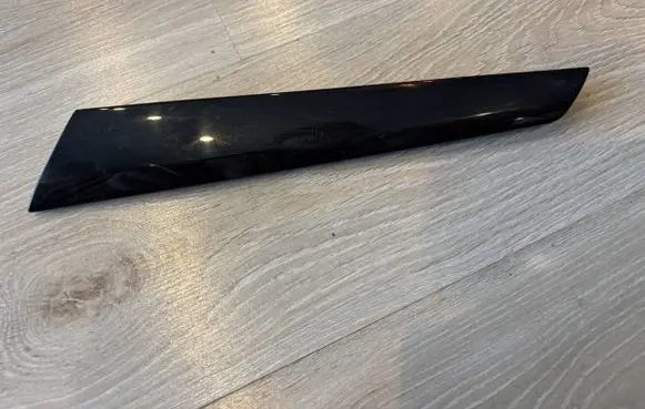 Mercedes-Benz C W204 Front door trim bar A2047200622 2047200622