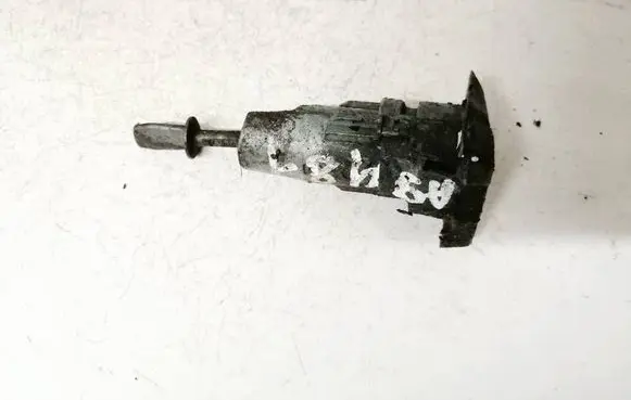 Volkswagen PASSAT B6 Front door lock (next to the handle) 