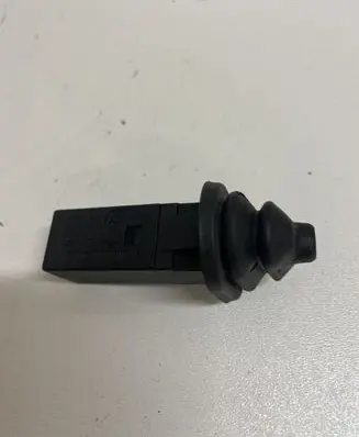 BMW 5 E60 E61 Fuel tank opening switch 82289392
