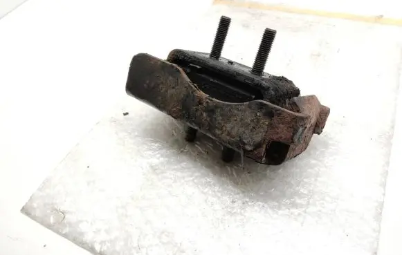 Iveco Daily 4th gen Engine mount bracket 7421005