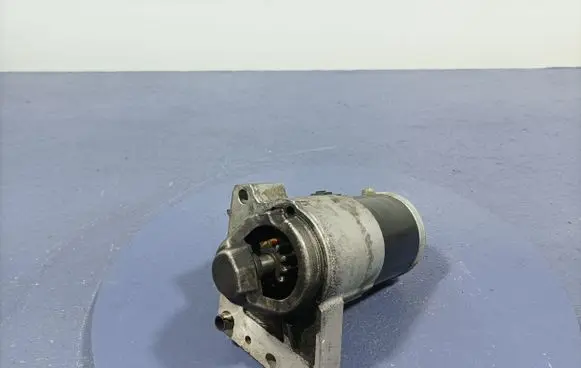 Peugeot 3008 I Starter motor M000T32271
