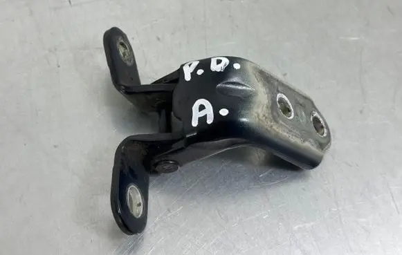 KIA Optima Front door lower hinge 793103K000