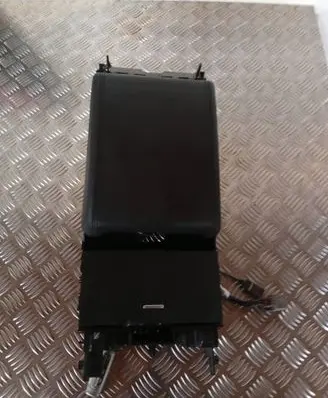 Dodge Challenger Armrest 190413 105092032C B0008469