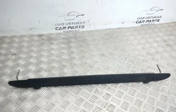 Volkswagen PASSAT B4 Air flow deflector 
