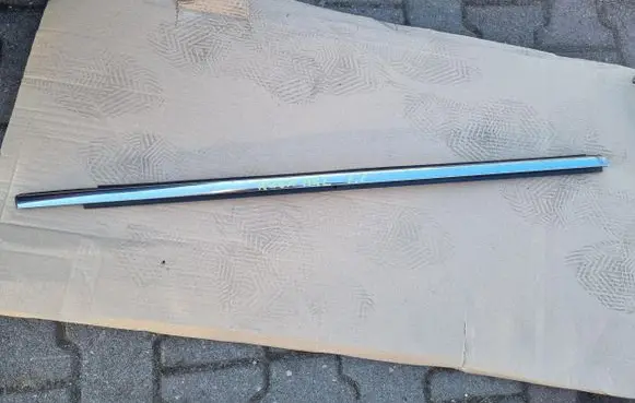 Ford Kuga II Front door glass trim molding 