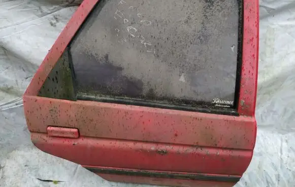 Ford Escort Rear door raudonos