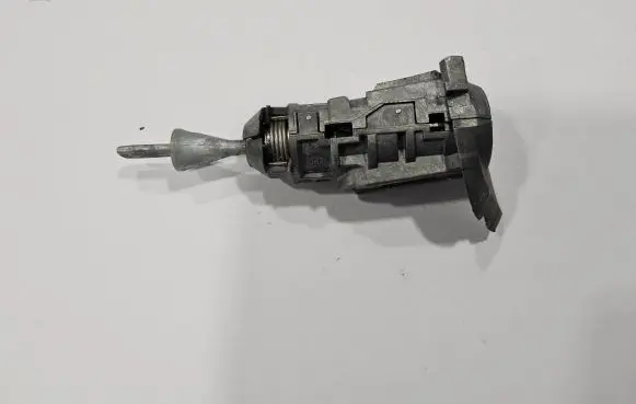 Volkswagen Tiguan Front door lock (next to the handle) 5NA837167A 5NA837168A 5NA837167