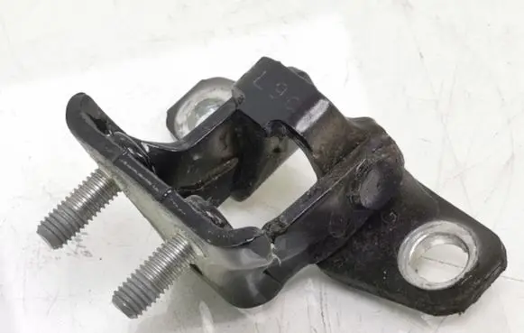Mitsubishi ASX Rear door upper hinge