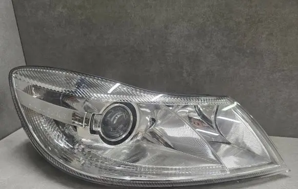 Skoda Octavia Mk2 (1Z) Headlight/headlamp 1Z1941016G