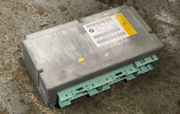 BMW 5 E60 E61 Airbag control unit/module 6946384 532221851