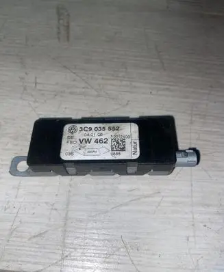 Volkswagen PASSAT B6 Antenna control unit 3C9035552 12012400 040106