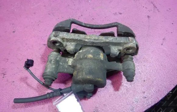 Mercedes-Benz Vito Viano W638 Front brake caliper