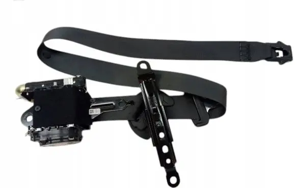 Mazda 3 Front seatbelt