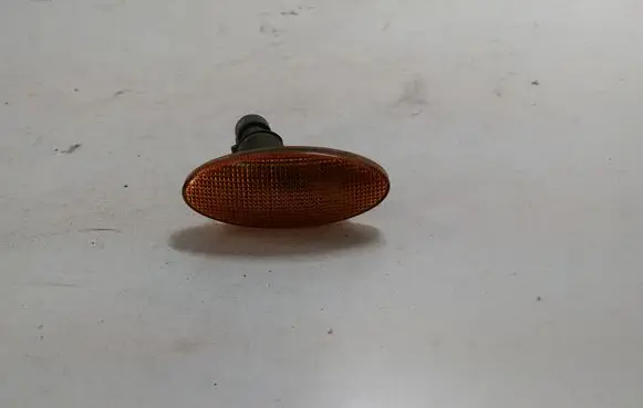 Opel Vectra B Front fender indicator light 90504212