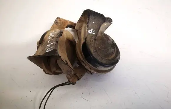 Jeep Cherokee Horn signal e9011157