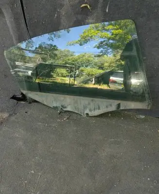 Peugeot 508 Rear door window glass