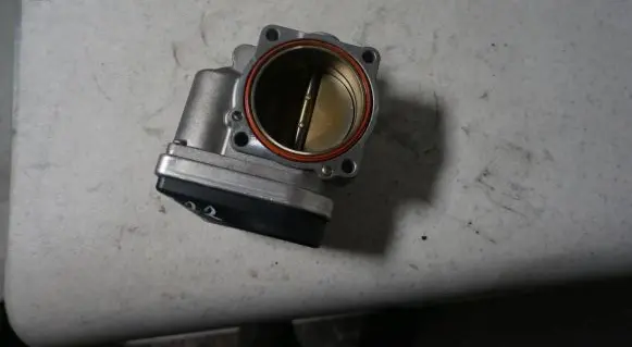 BMW 5 E60 E61 Throttle valve 7502444 408238425004 050412